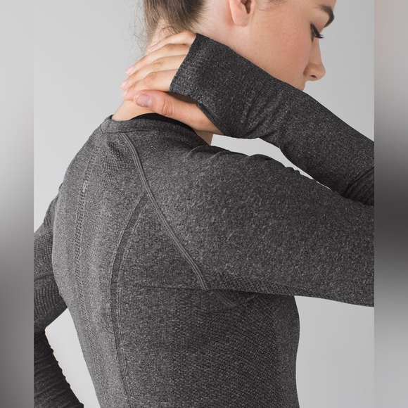 Lululemon Swiftly Tech Long Sleeve Crew in Heathered Black Size 6. - Picture 13 of 15